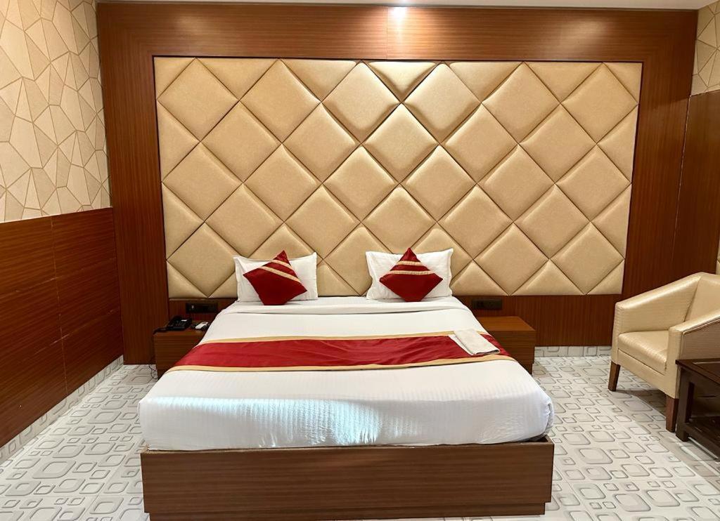 Royal Heritage Hotel & Resort Ayodhya 외부 사진