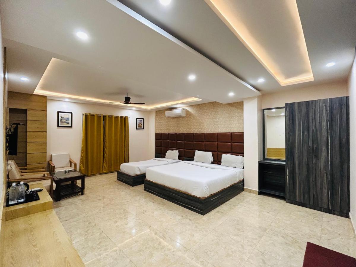 Royal Heritage Hotel & Resort Ayodhya 외부 사진